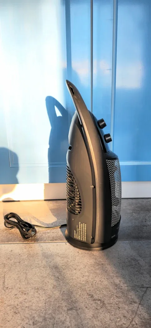 Sunbeam 18” Ceramic Small Tower Heater image indicator(3)