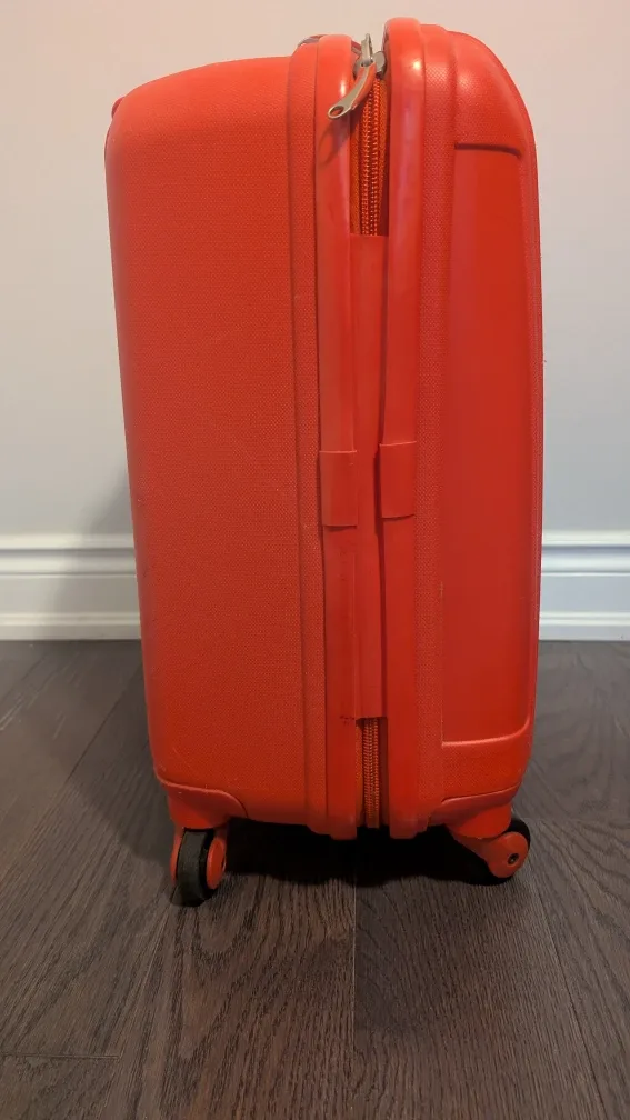 Red Luggage Case image indicator(3)