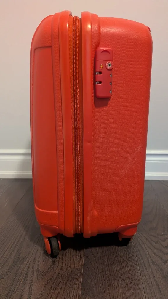 Red Luggage Case image indicator(5)