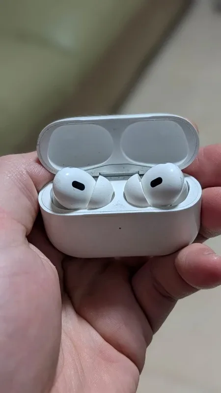 Apple AirPods Pro 2nd Gen White