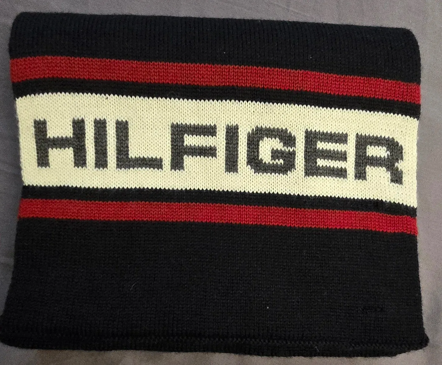 NEW! Tommy Hilfiger Scarf! image indicator(2)