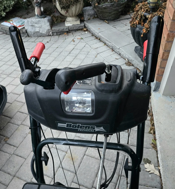 Bolens Premium 26" 2-STG Push Start Snow Blower (31AH54LF565) - photo 5