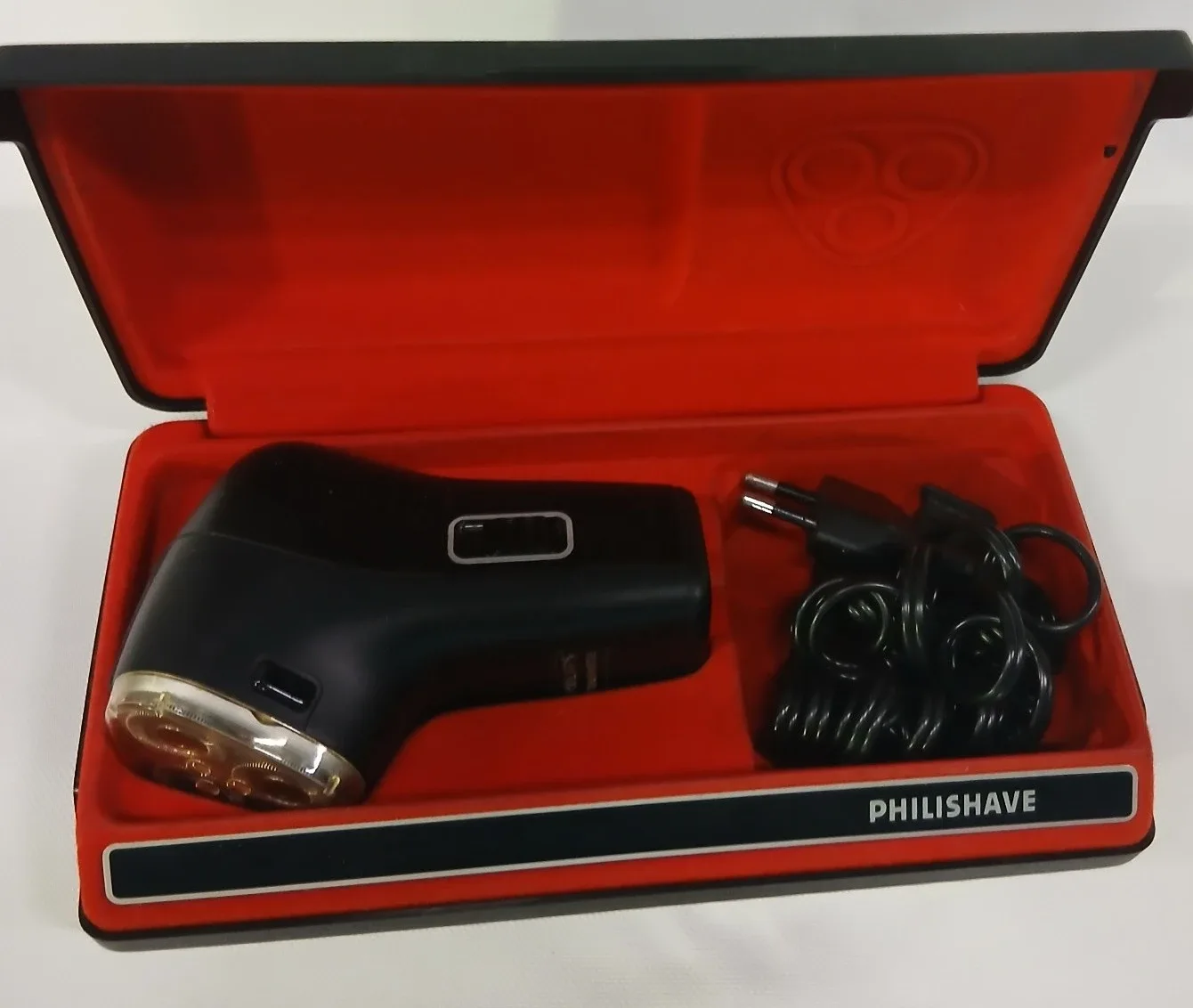 Philishave Electric Razor with Case