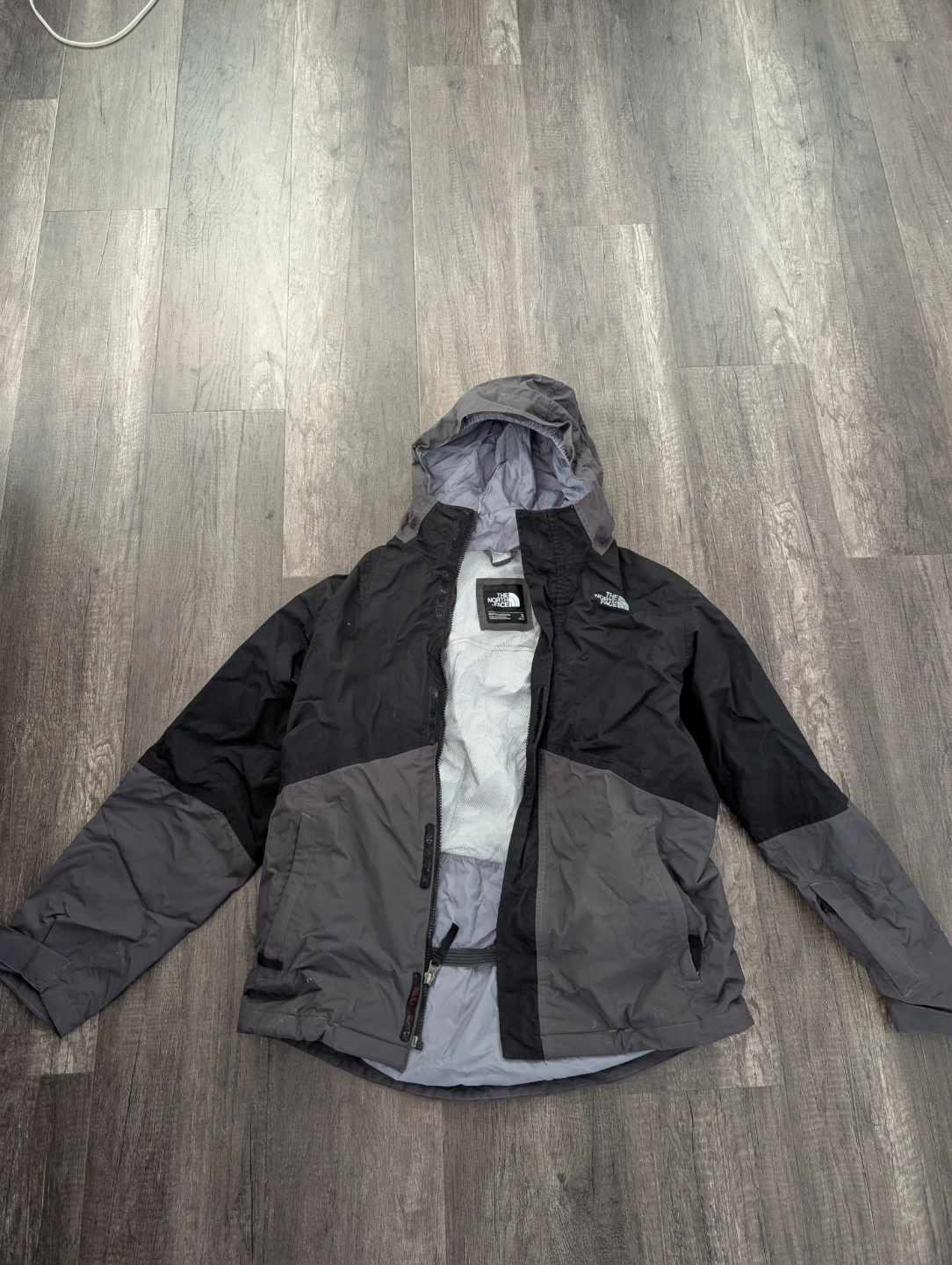 🥕The North Face Boys' XL (18/20) Shell Jacket - photo 2