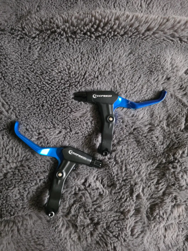 Tektro front brake caliper and both rear and front brake levers image indicator(4)