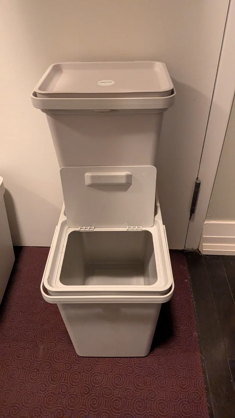 IKEA HALLBAR Bins, Two 22L, One 10L image indicator(3)