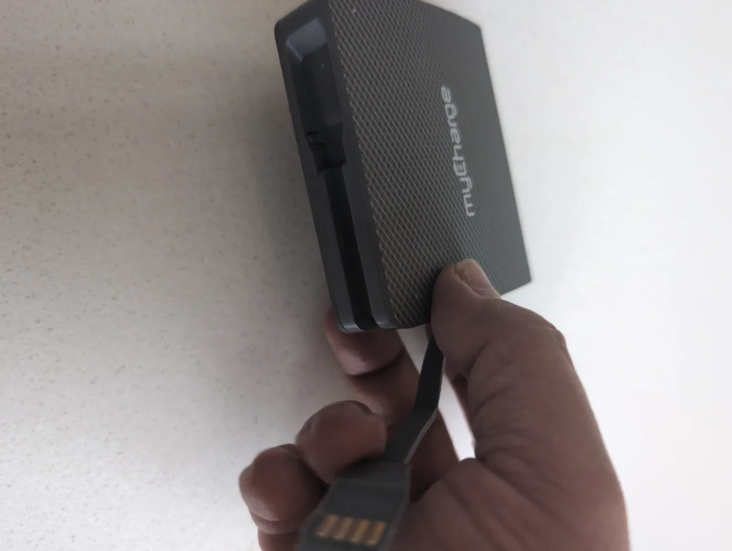 myCharge AMU44GG-A Portable Charger image indicator(5)