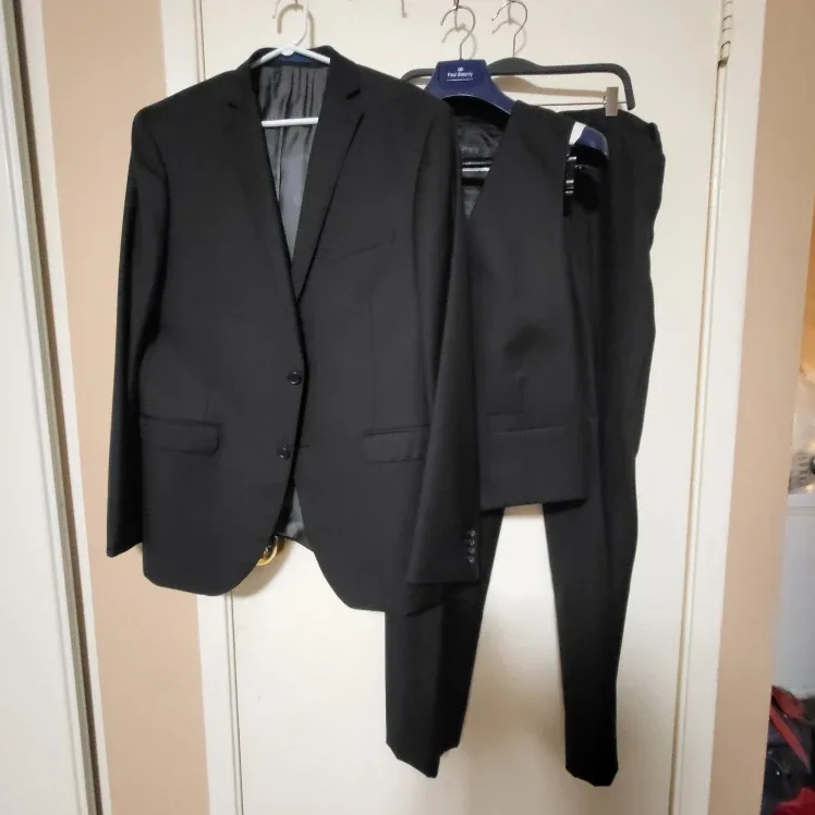 Paul Betenly Griffin Black Wool 3Pc Suit Size 42L- worn once