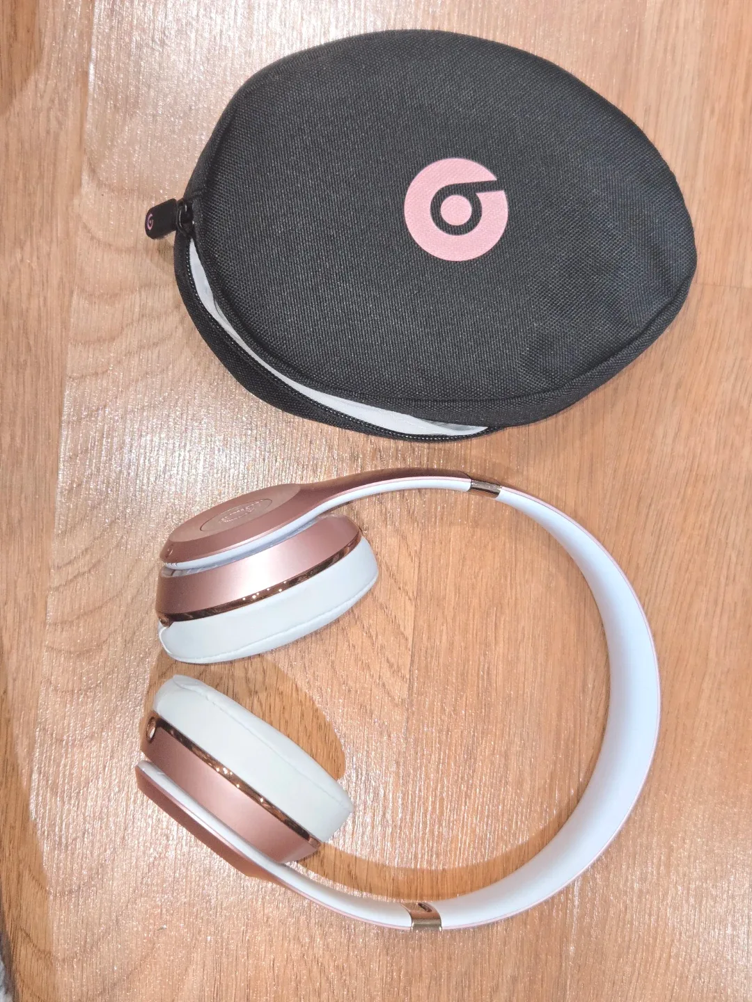 Beats Solo3 Wireless Headphones - Rose Gold