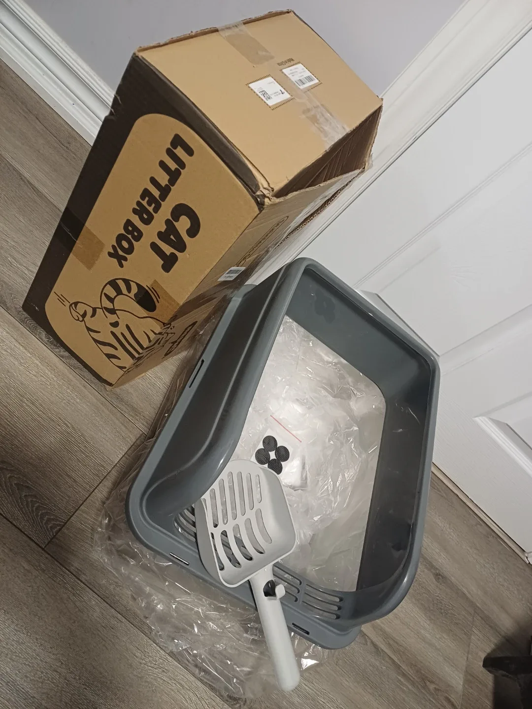 Cat Litter Box with Scoop & High Sides image indicator(6)