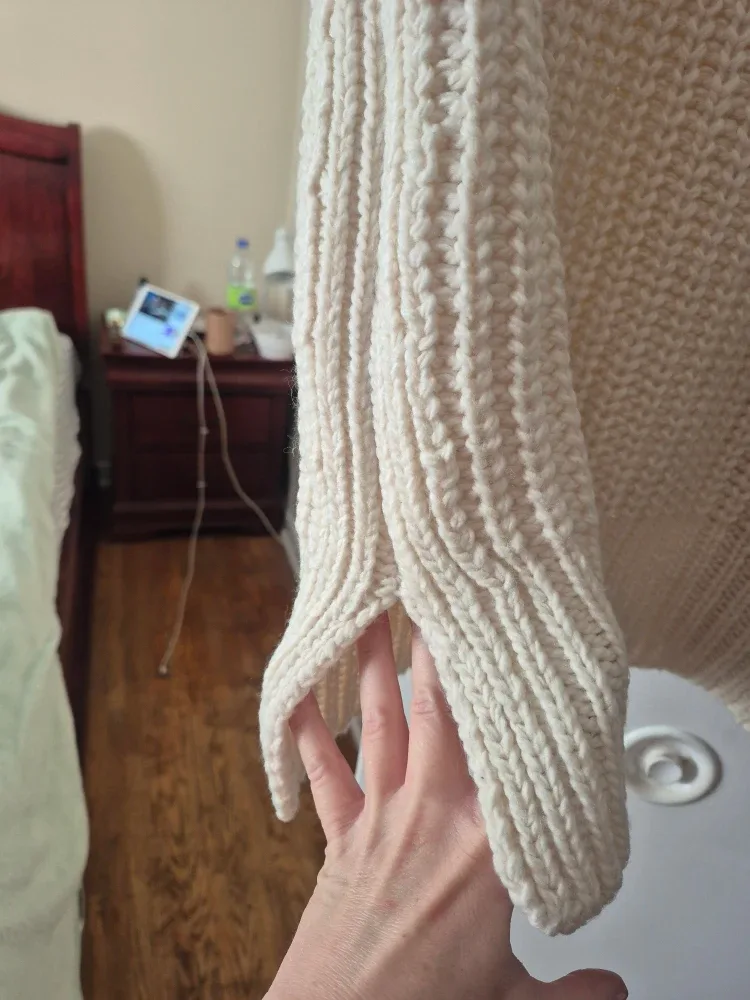 H&M Cream Knit Sleeveless Turtleneck - Size S image indicator(3)