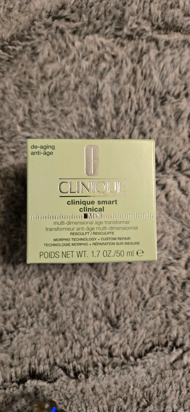 Clinique Smart Clinical MD Multi-Dimensional Age Transformer image indicator(2)