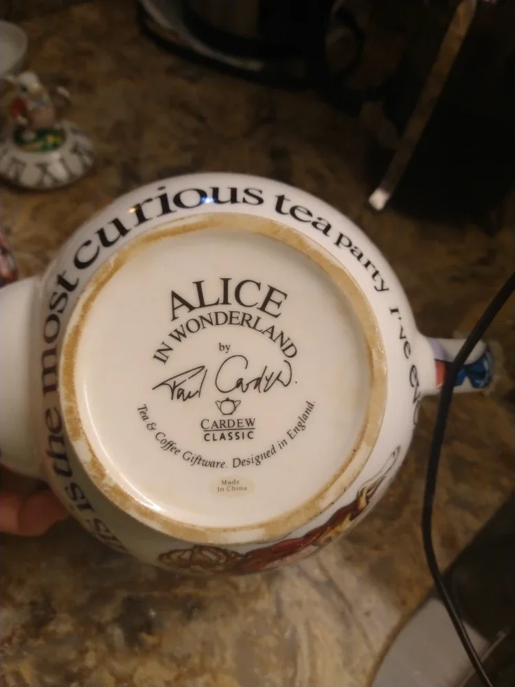 Cardew Design Alice in Wonderland Teapot image indicator(4)