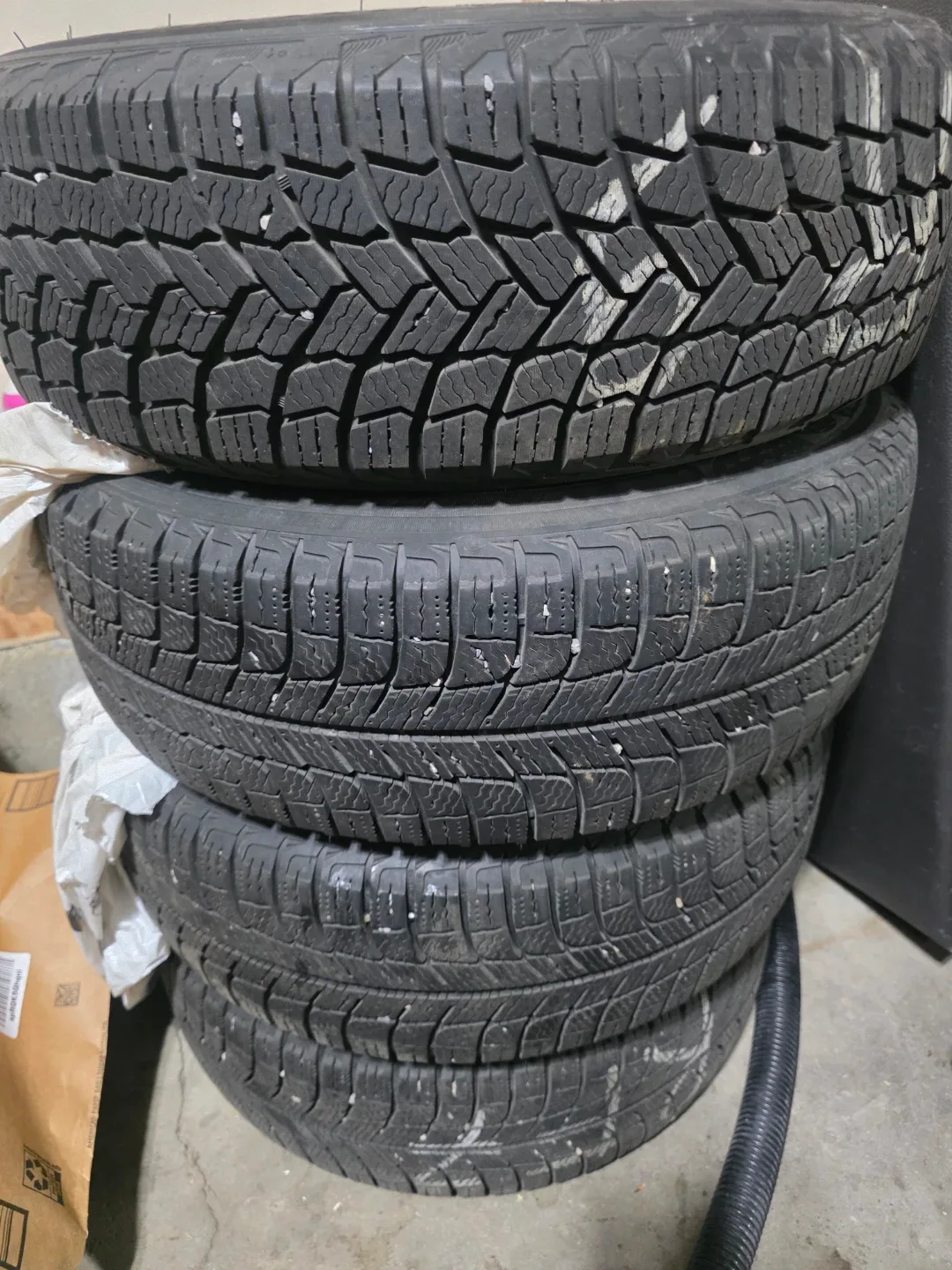 Set of 4 Winter Tires 185/60 R15