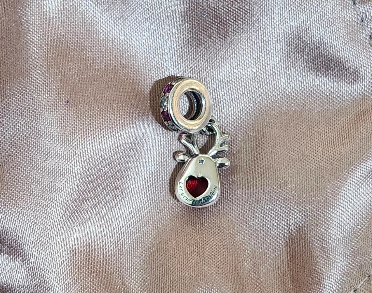 Reindeer Charm image indicator(3)