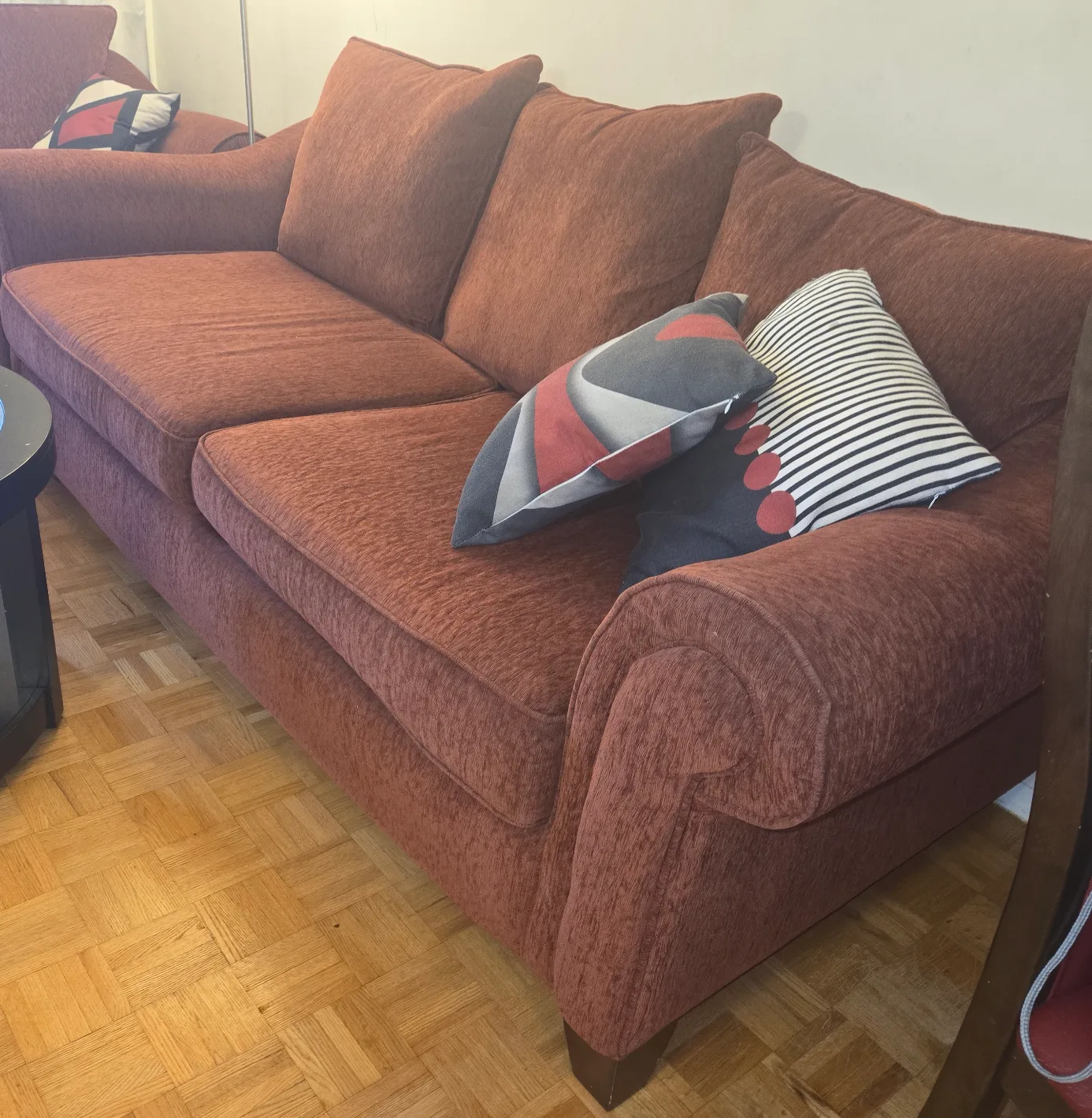 Comfortable Sofa - Great Condition! image indicator(2)