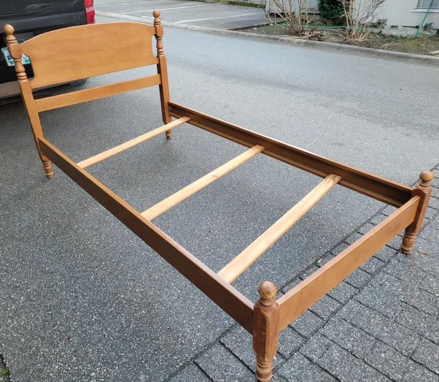 Wooden Bed Frame, Single / Twin Size.