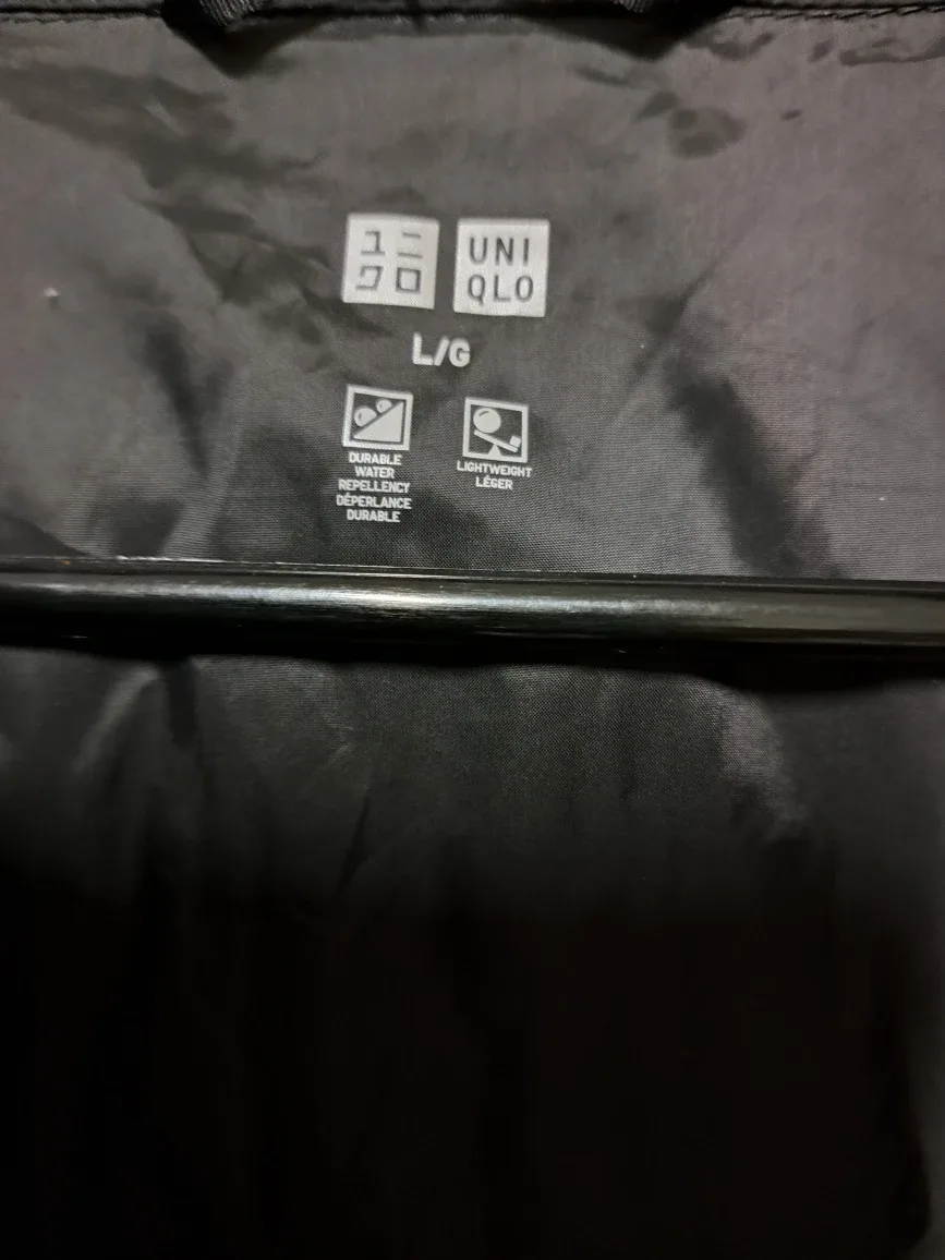 Uniqlo Lightweight Down Puffer Jacket - Size L image indicator(2)