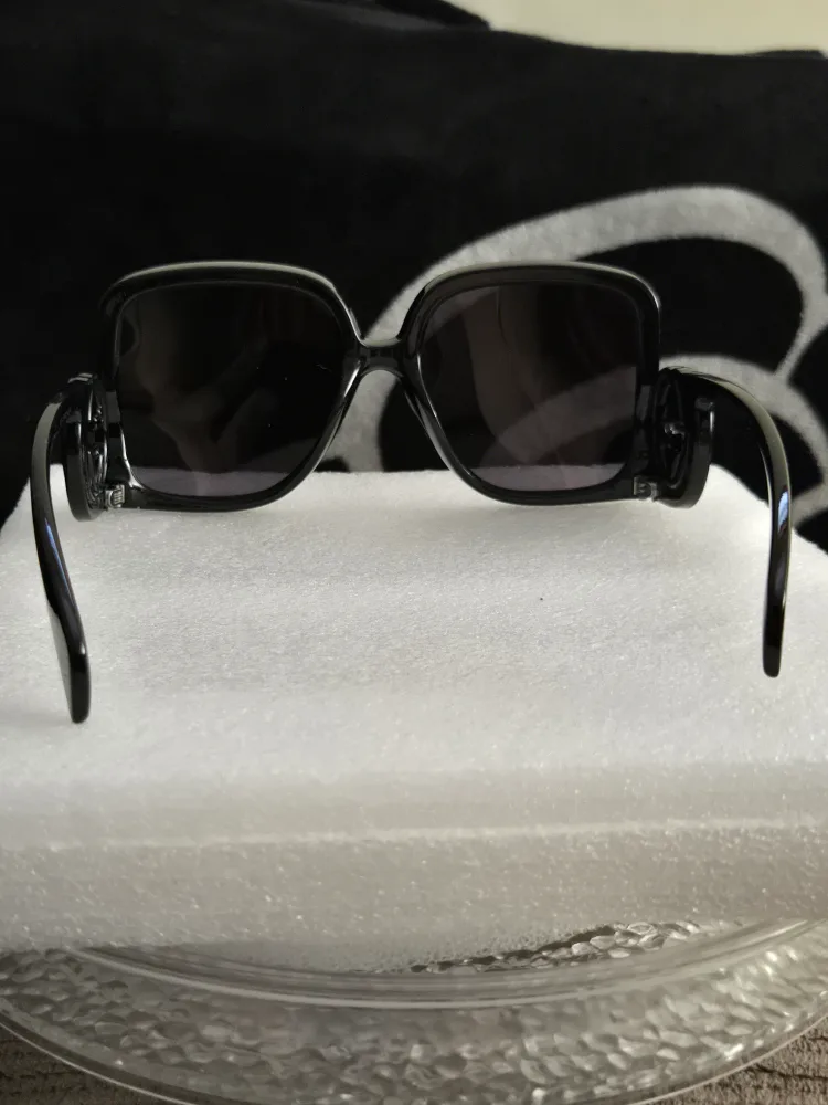 black sunglasses *new image indicator(5)