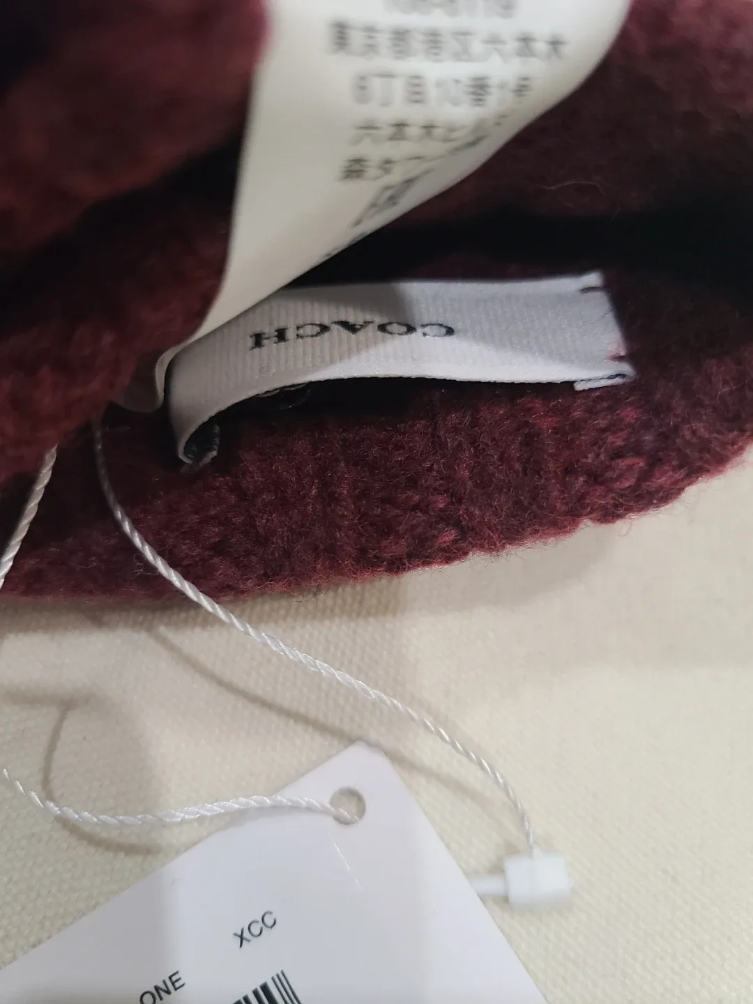 Coach CHK BOB STR MTN Oxblood/Pink Mittens image indicator(3)