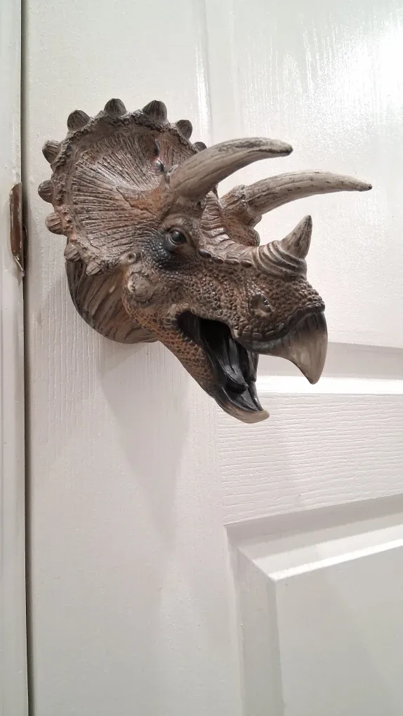 Hyper Realistic Home DECORATION, Triceratops Dinosaur Puppets