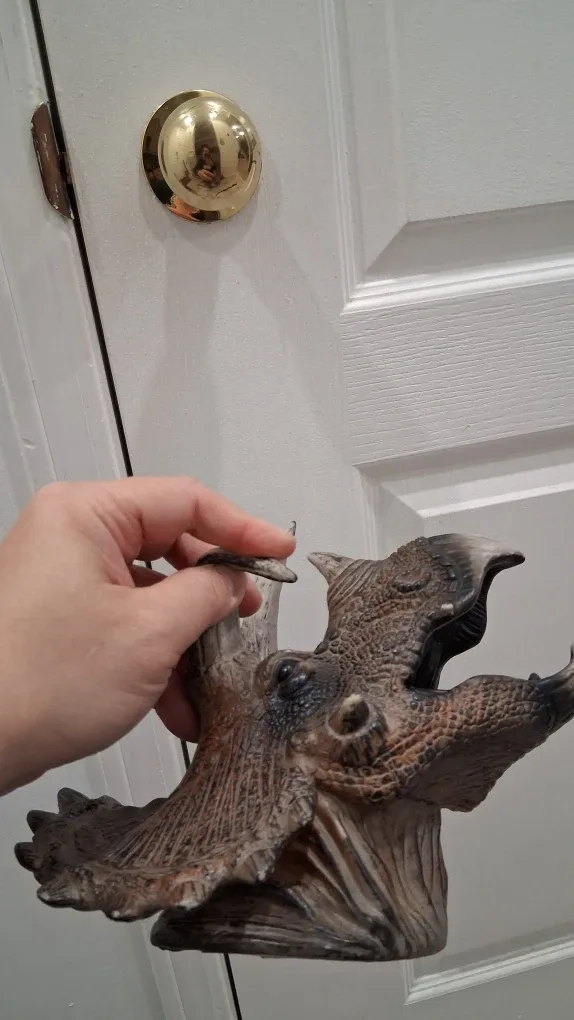 Hyper Realistic Home DECORATION, Triceratops Dinosaur Puppets image indicator(5)