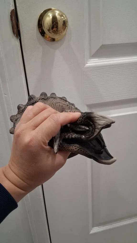 Hyper Realistic Home DECORATION, Triceratops Dinosaur Puppets image indicator(6)