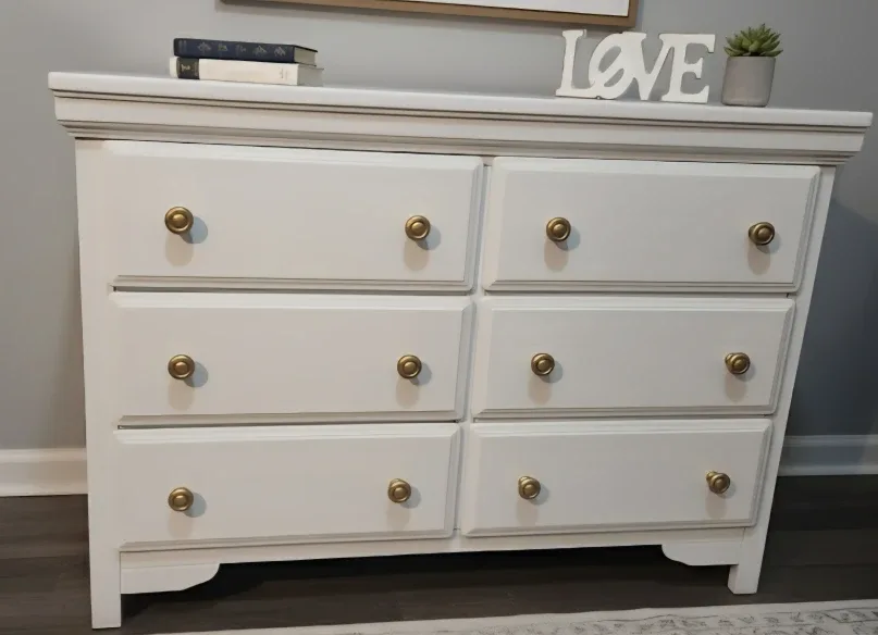 White 6-Drawer Dresser