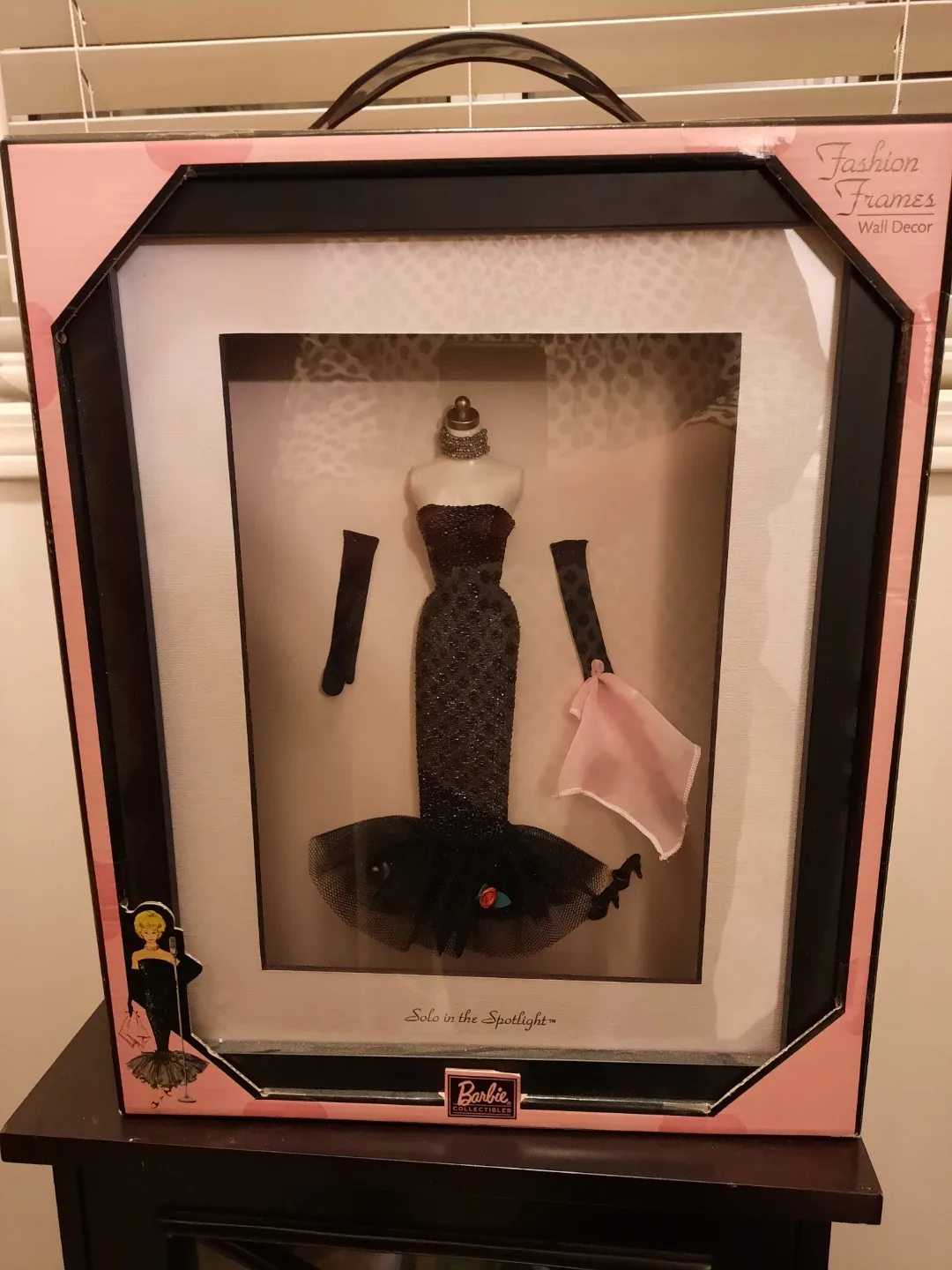 Barbie "Solo in the Spotlight" Fashion Frame NRFB image indicator(3)