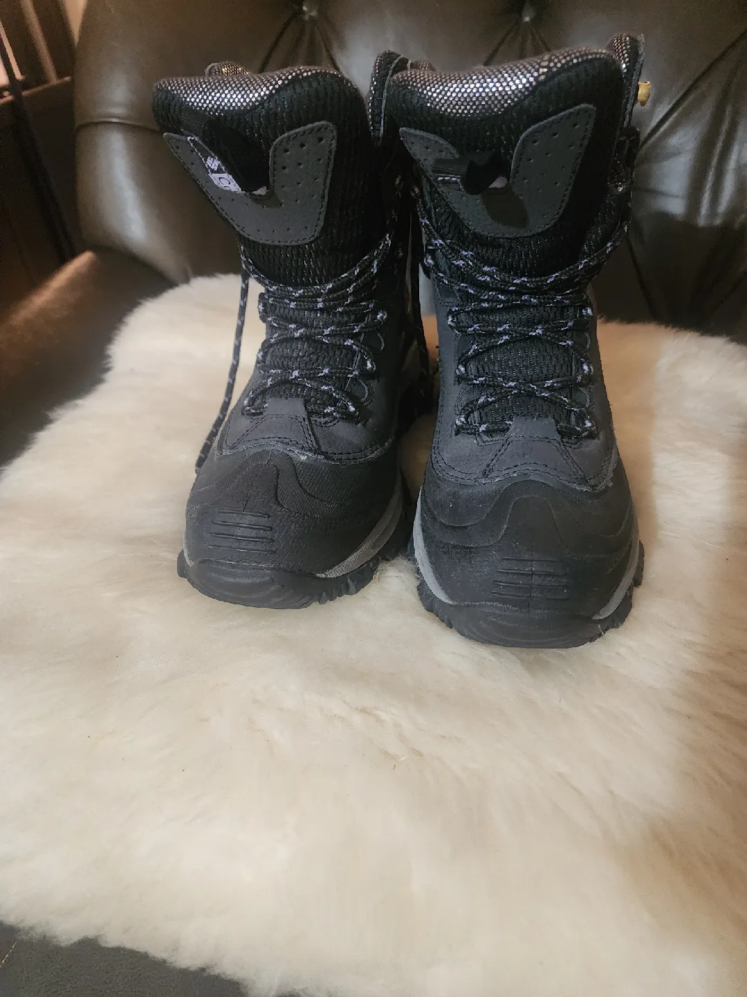 Worn Once Columbia Winter Boots Women's 7 image indicator(2)