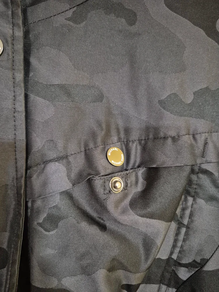 Micheal Kors women's black anorak rain coat XL image indicator(3)