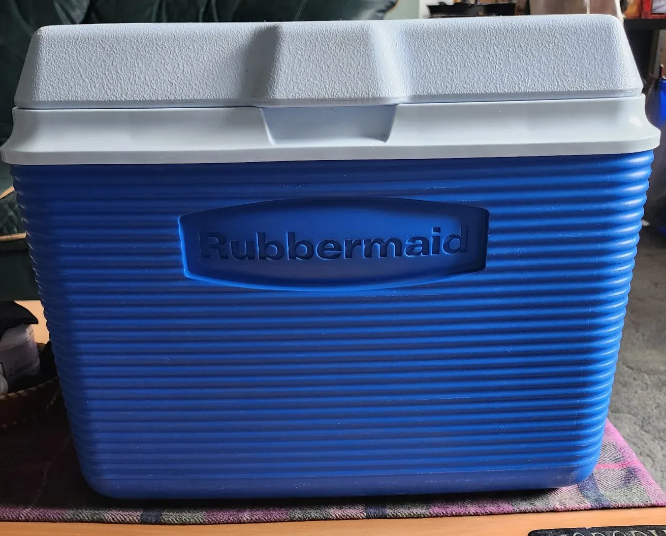 Rubbermaid Blue Cooler