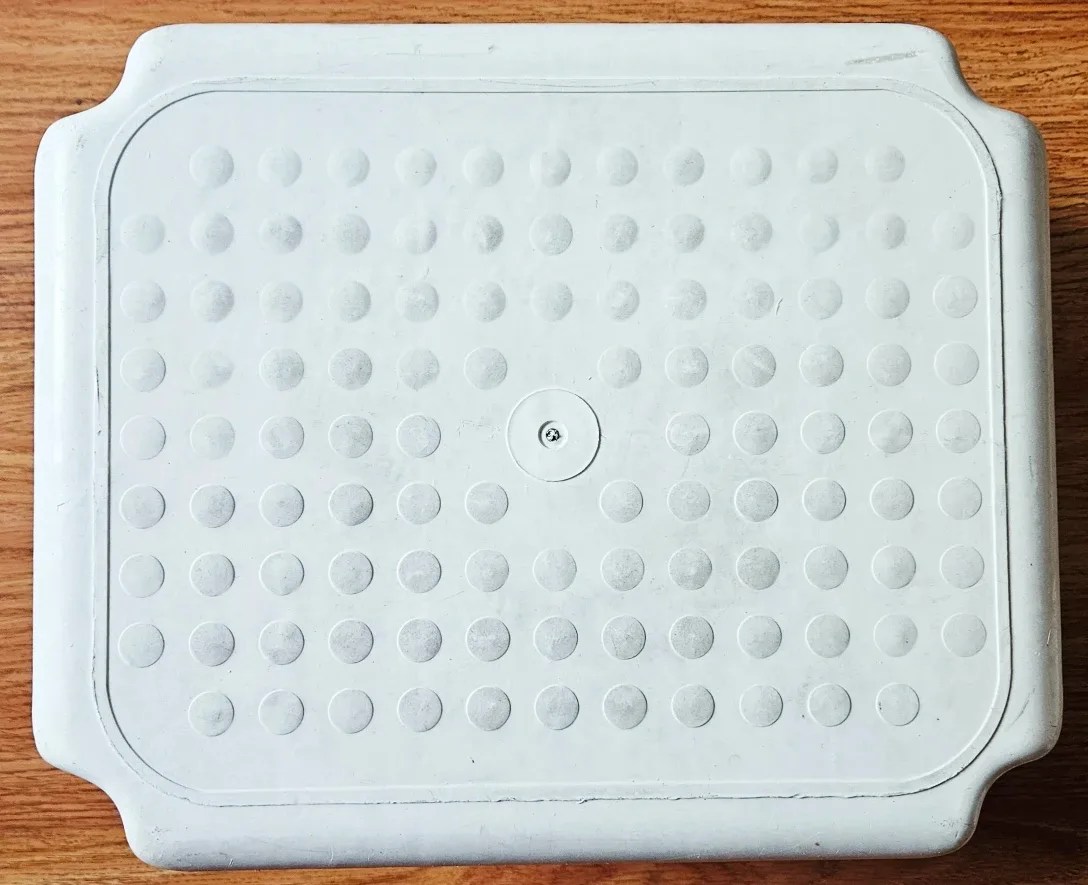 White Plastic Step Stool ✨️ image indicator(2)
