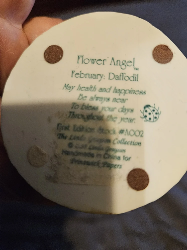 Linda Grayson February Flower Angel Figurine - photo 5