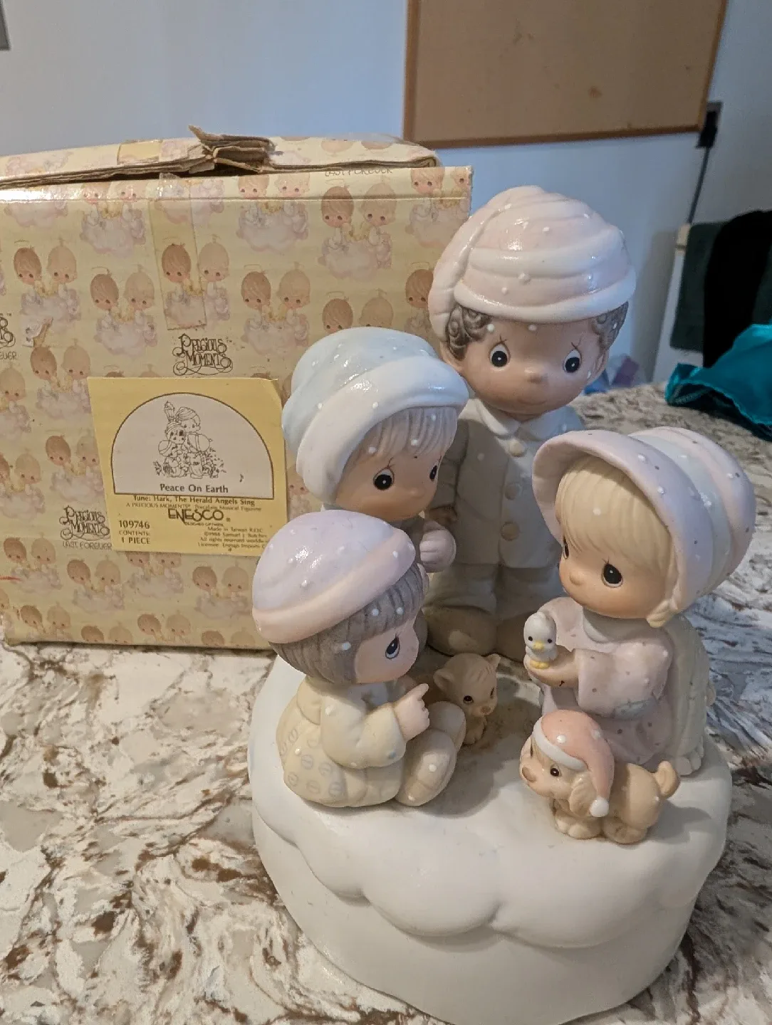 Precious Moments Peace On Earth Figurine thumbnail