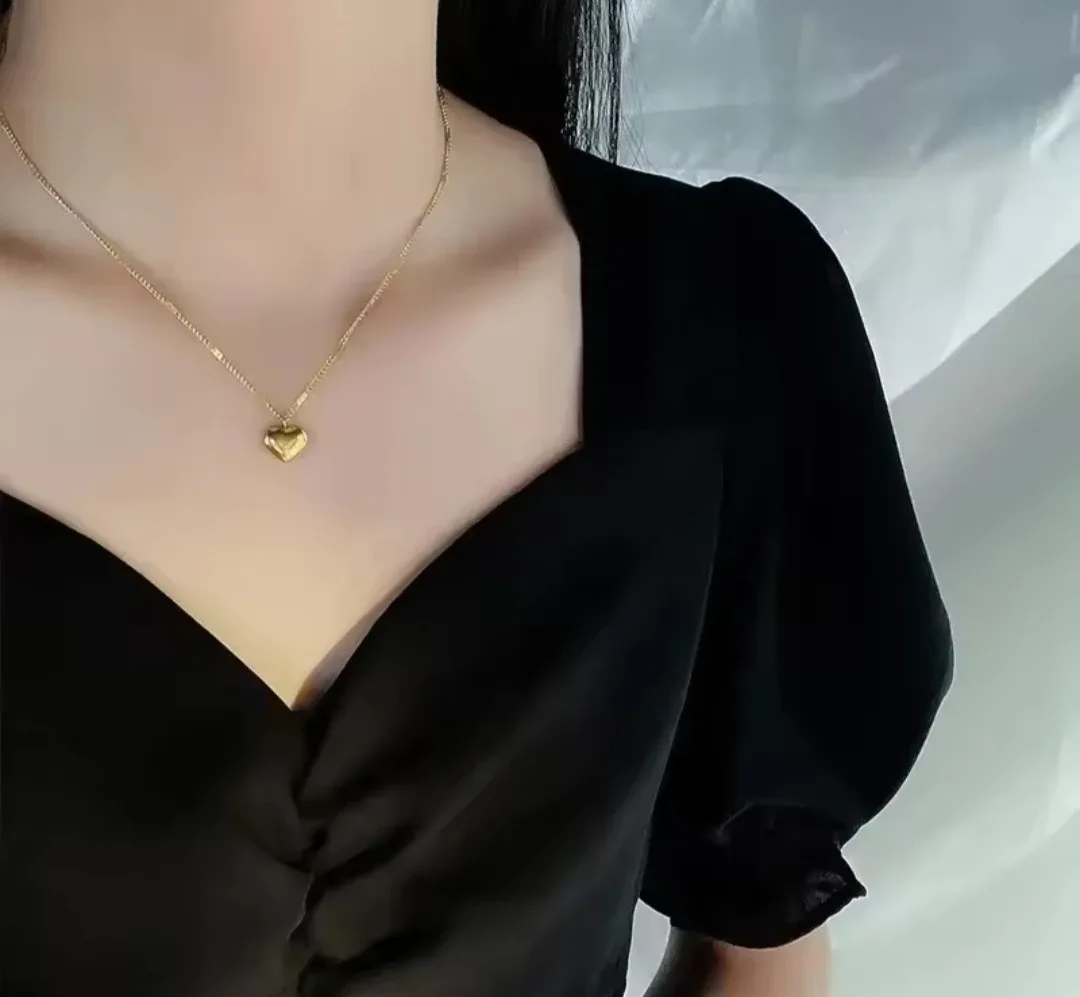 Gold Heart Pendant Necklace image indicator(2)