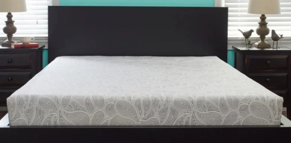 Queen Memory Foam Mattress – Soft, Cozy, Excellent Condition!