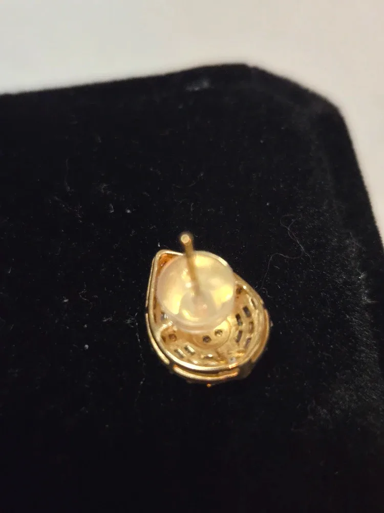 Natural Diamond Teardrop Earrings image indicator(4)