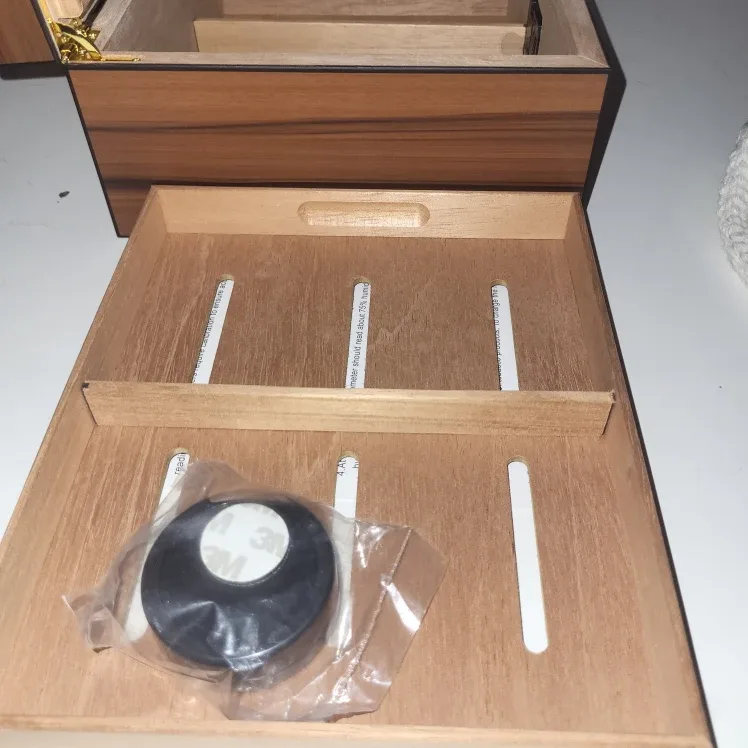 Cigarol Humidor image indicator(6)