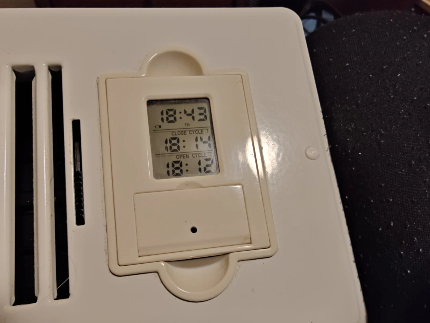 White Programmable Energy Saving Vent - photo 2