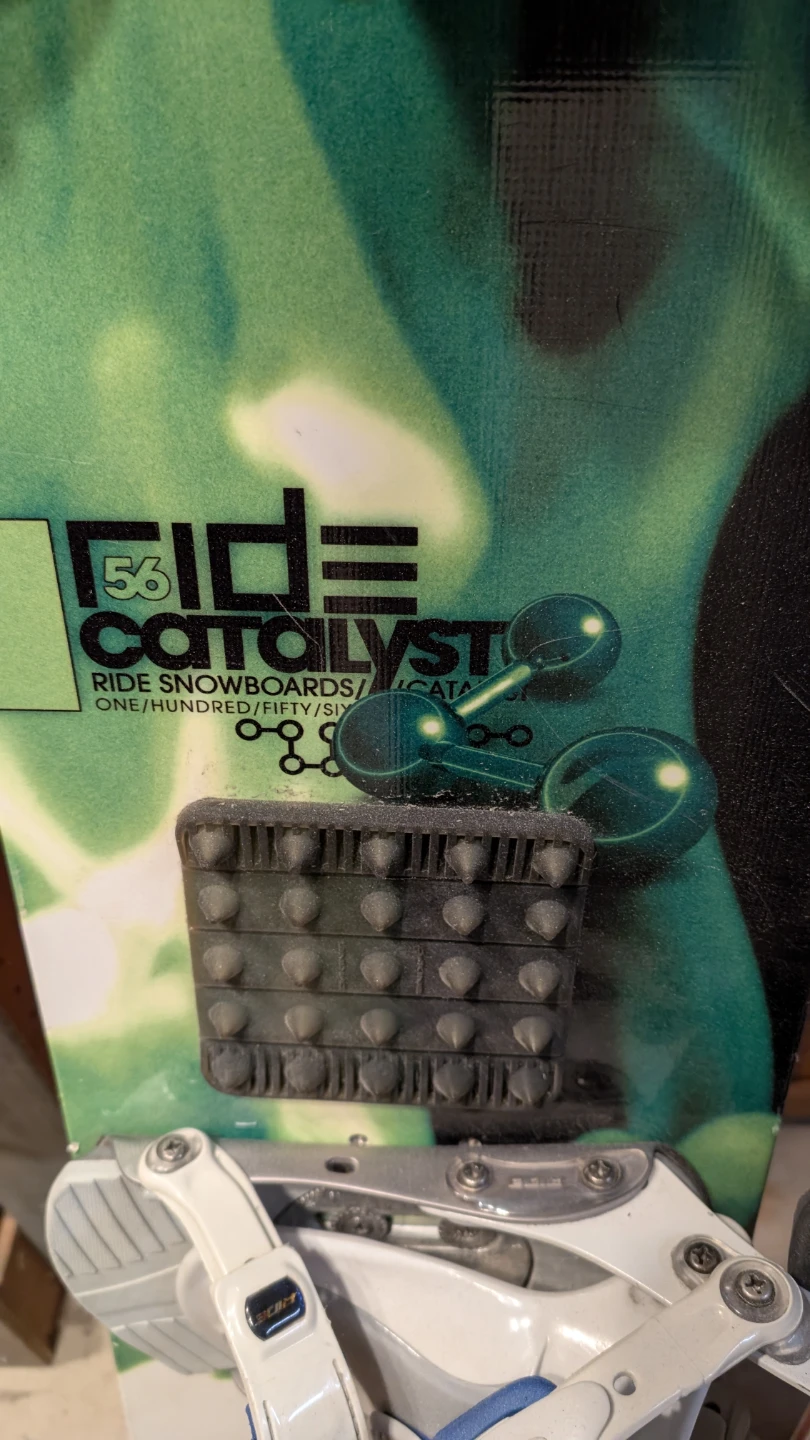 Ride Catalyst 56 Snowboard with boots (buy 1 get 1)! - photo 3