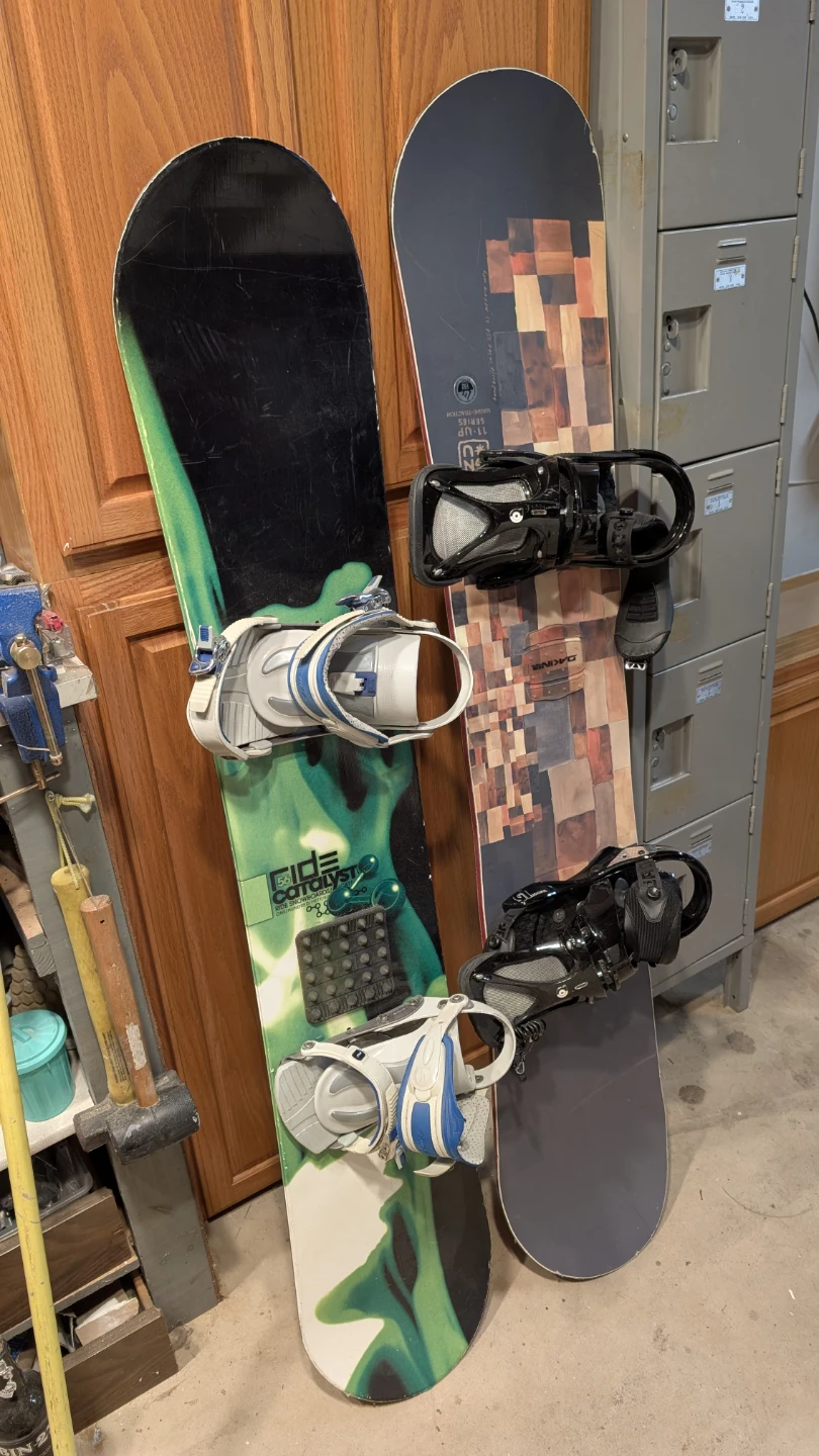Ride Catalyst 56 Snowboard with boots (buy 1 get 1)! - photo 2