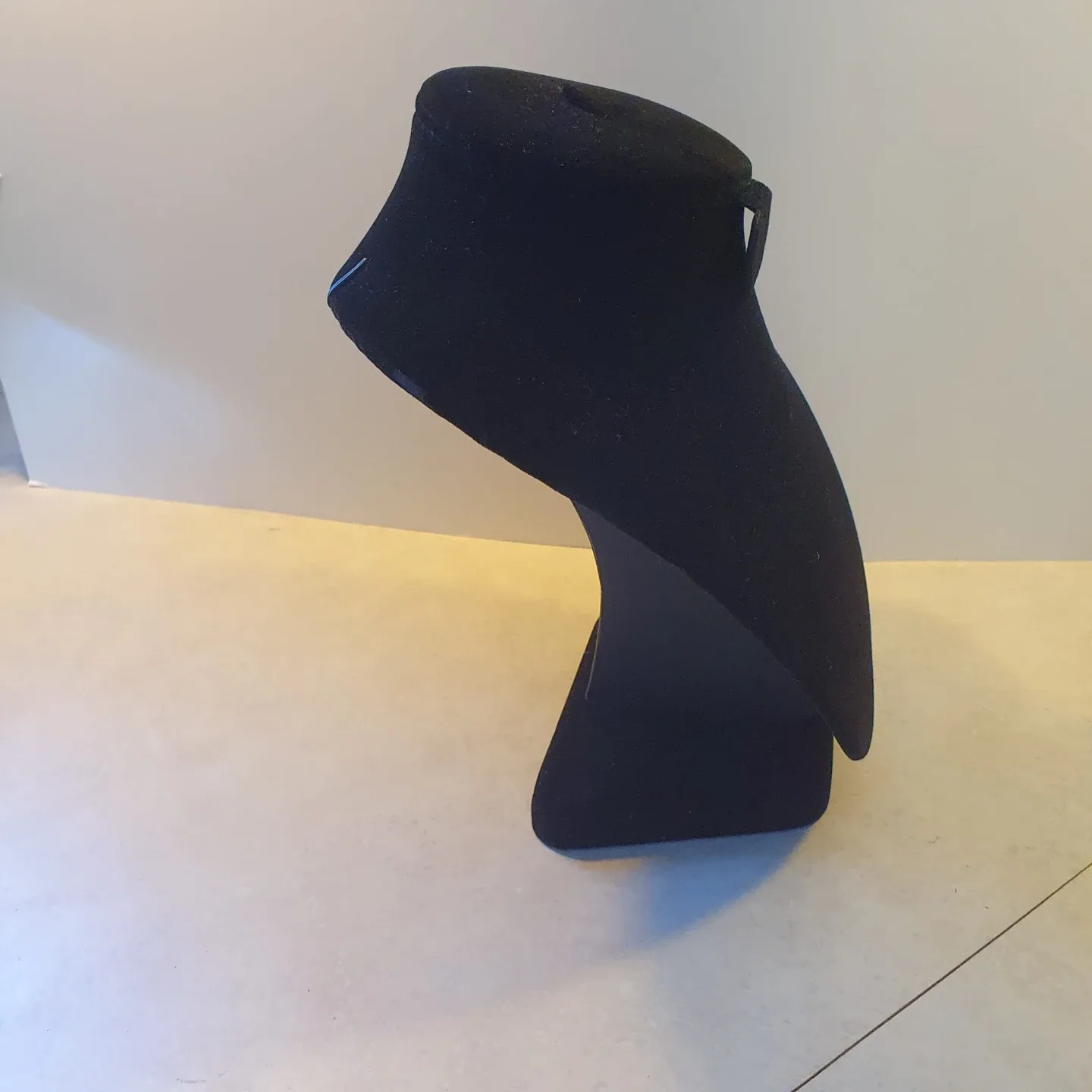 Black Velvet Necklace Display Stand image indicator(2)