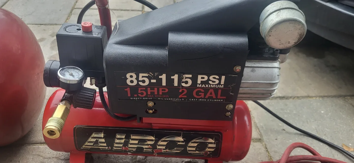 Airtech Air Compressor - 2 Gallon image indicator(2)