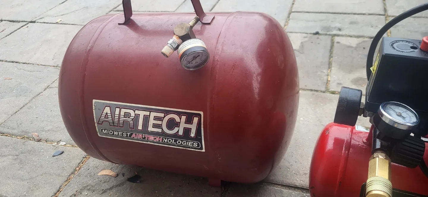 Airtech Air Compressor - 2 Gallon image indicator(4)