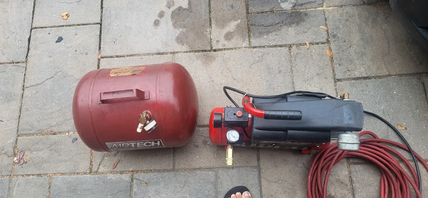 Airtech Air Compressor - 2 Gallon image indicator(5)
