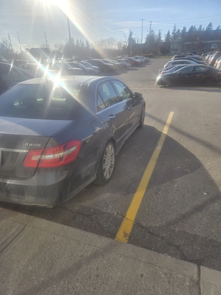 Mercedes-Benz E 350 4MATIC Sedan - photo 3