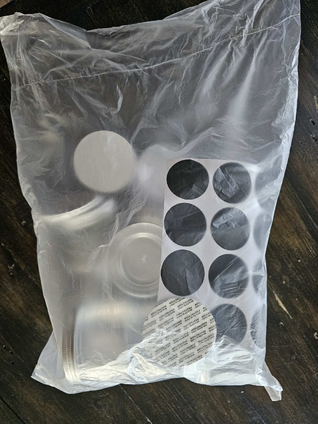 16pcs Mini plastic Jars 3.5oz with Lids
