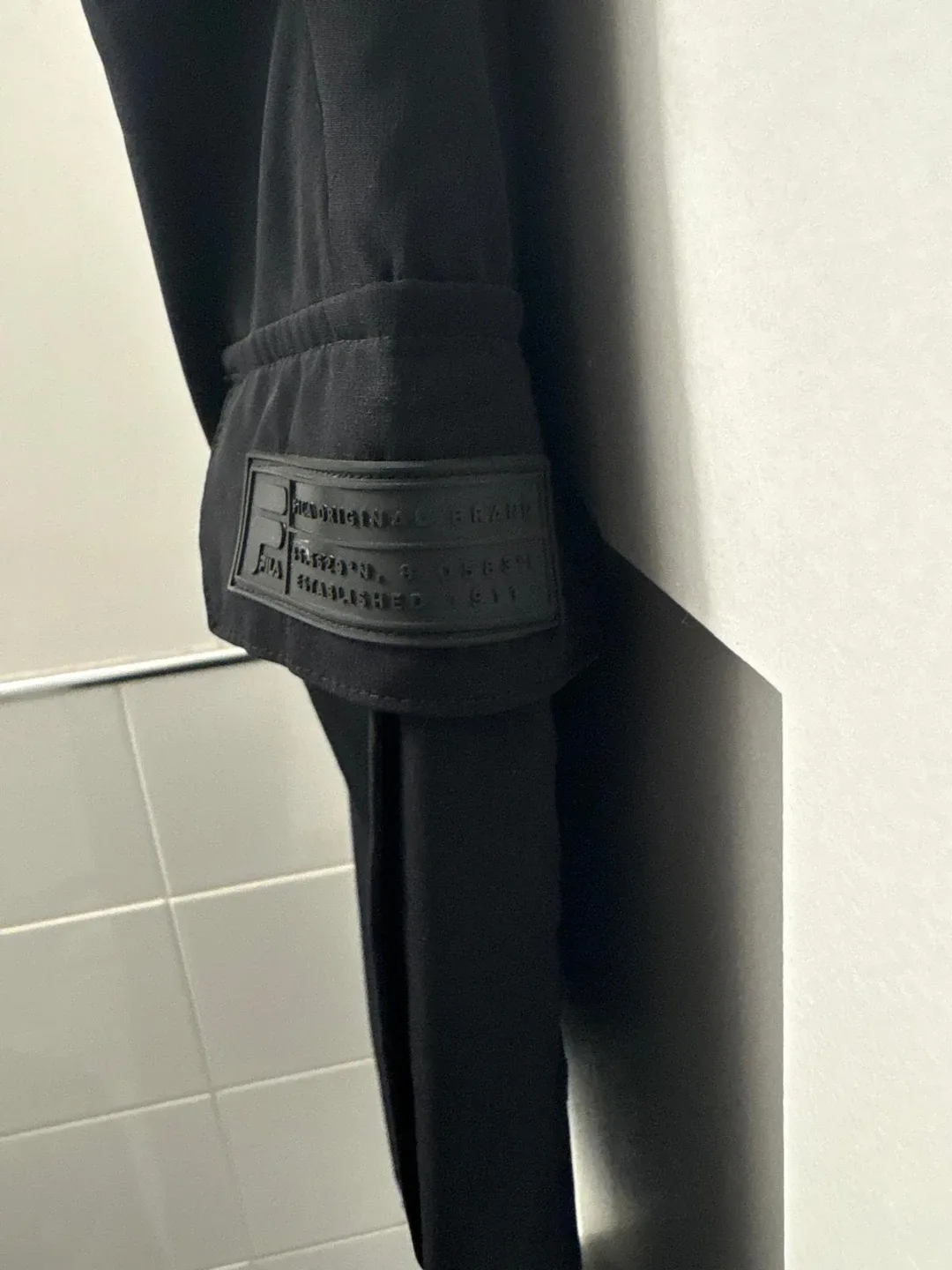 Fila Black Cargo Pants - Size L (14/16) image indicator(2)