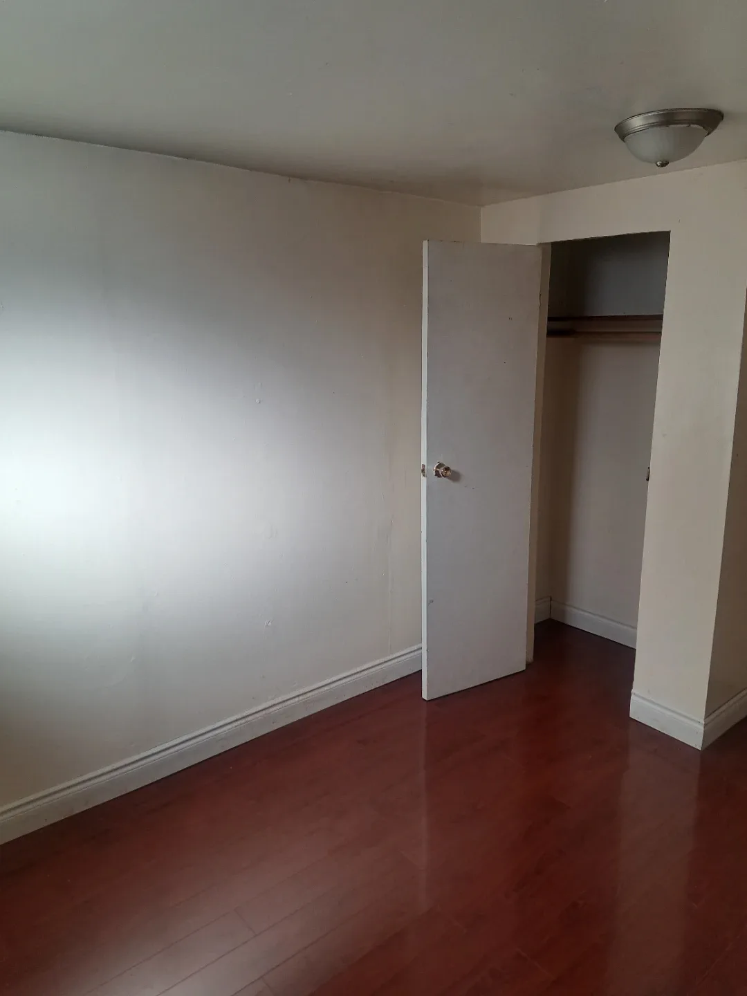 Clean cozy 2 bedroom 1 bathroom basement flat/ rooming image indicator(7)